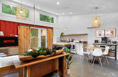 Woodfin House | Pet Friendly! 5 min 2 Downtown Asheville w/Hot Tub