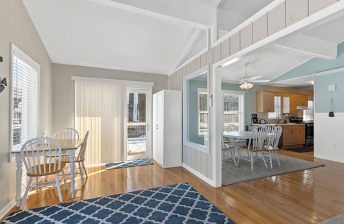 North Ocean City House | Pet Friendly Bayside HotTub Grill Bikes Kayaks
