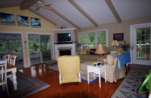 Country Club Estates House | Pet Friendly in Town Rehoboth Beach!