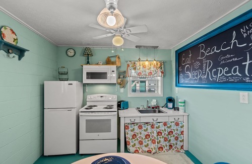 Cherry Grove Beach House | Pet Friendly Beach House, Short Walk To Beach + Free Attraction Tickets!