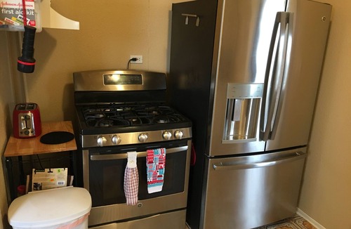 Beacon Hill House | Pet Friendly with Solar Power In An Historic Area, Close To Downtown, Sleeps 6