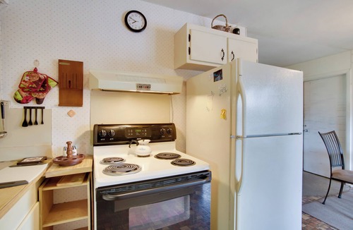 Margate House | Pets Welcome: Cozy Home w/Pool in Margate!