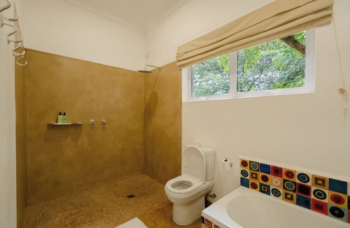 Victoria Falls Cabin | PheZulu Guest Lodge