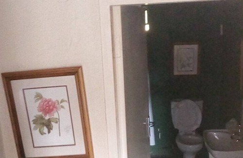 Juliasdale Hotel | Pine Tree Inn