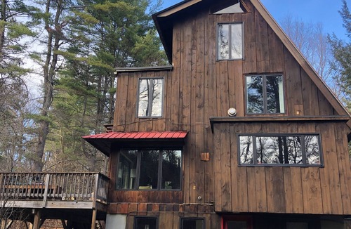 Williamsville House | Pinecone Pond, nestled in Southern Vermont with its own pond and babbling brook