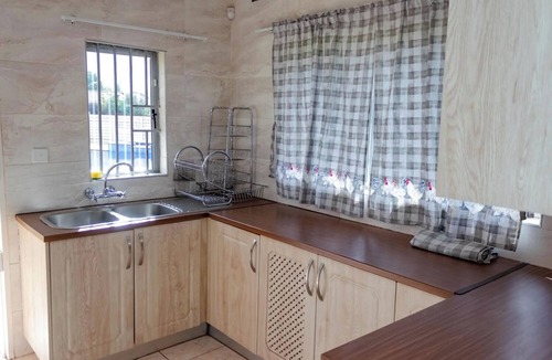 Harare Cabin | Pomona BB House - Luxury accommodation, near Sam Levy's Village in Borrowdale.