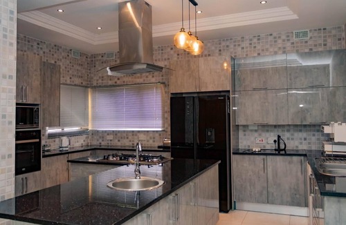 Harare House | Pomona BB House in Pomona Harare 7 Suites Executive & Group Options Best Value