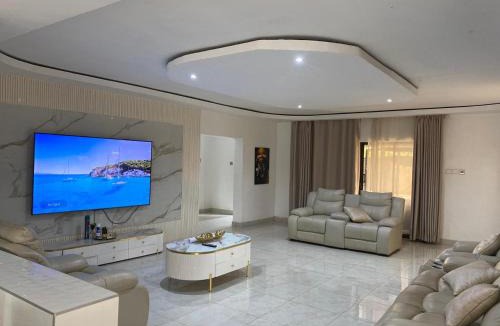 Victoria Falls Apartment | PreshyPride Guest House