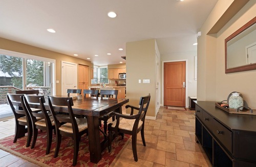Redmond House | Presidio Place - Relaxing Retreat, Hot Tub, Views, AC