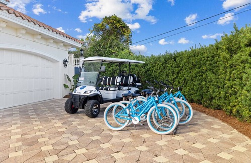 Seacrest House | Private Beach access 2 min walk, Private Pool 6 seater golf cart and bikes on 30A
