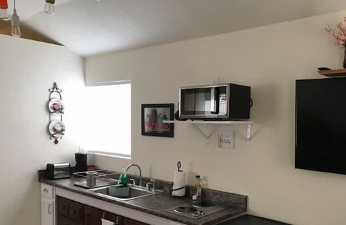Five Points House | Private “BEAUTIFUL NEW TINY HOME” Seaworld area