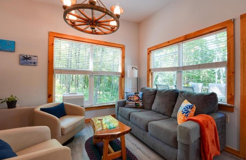 Augusta House | Private Dock & Deck: Tranquil Dam Pond Cottage!