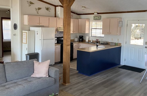 Eatonton House | Private Lakefront Oconee Cottage! Great View & Location! Peaceful retreat.