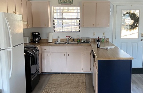 Eatonton House | Private Lakefront Oconee Cottage! Great View & Location! Peaceful retreat.