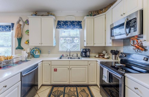Crystal Beach Cottage | Private Pool, Small pets welcome, walk to beach, bikes and golf cart included
