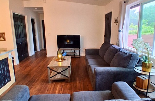Keaau House | Quaint 2-bedroom house in Keaau for a relaxing getaway