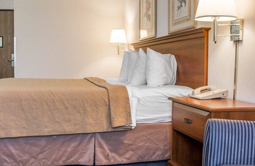 Hudsonville Hotel | Quality Inn Hudsonville South