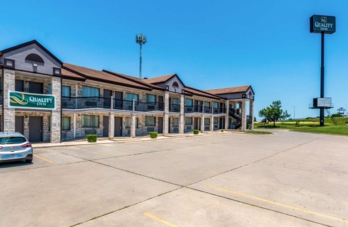 Arena District Hotel | Quality Inn I-10 East Near at&T Center