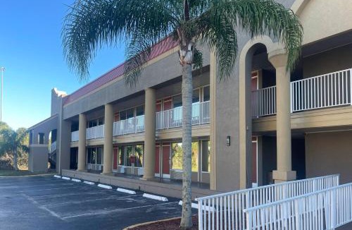 Titusville Hotel | Quality Inn Kennedy Space Center