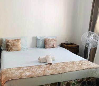 Lusaka House | Queen Room self contained