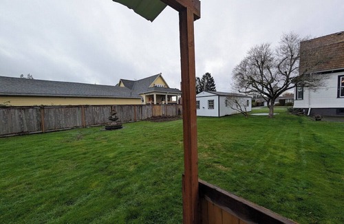 Enumclaw Apartment | Raspberry Cottage Retreat: 5 mins to DT Enumclaw