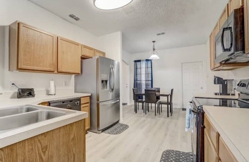 Davenport House | Relax with Nature-Family Home away from home