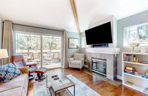 Redmond House | Relaxation & Adventure in Eagle Crest - Charming Townhouse with Resort Amenities