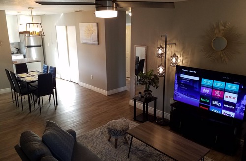 Park East Condo | Remodeled 2 bedroom 2 bedroom condo with swimming pool& tennis court in Sarasota