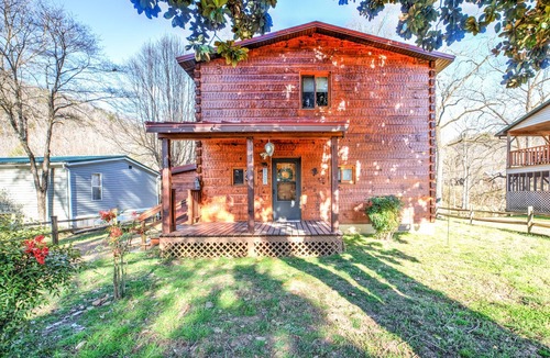 Townsend House | 🏞River View/Log Cabin/Private River Access/Hot Tub