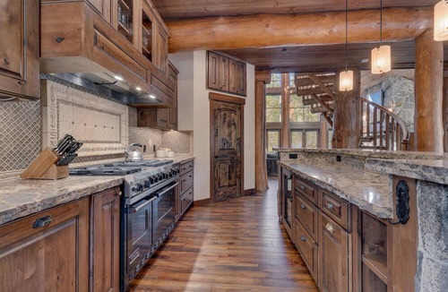 Olympic Valley House | Riverfront Lodge - TLUXP