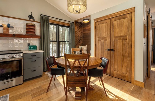 Carbondale Cabin | Romantic 1BR Cabin w/Hot Tub Near Carbondale