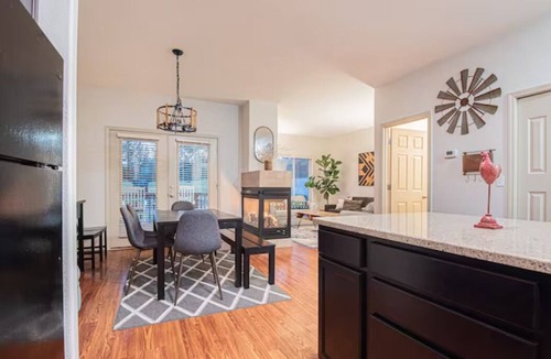 Redmond House | Romantic Resort Home Private Jacuzzi + Plush Robes