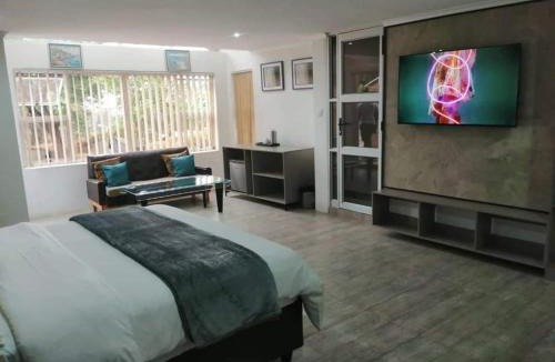Harare House | Room 1 of 8 Cozy Suites at The Hilltop Guesthouse