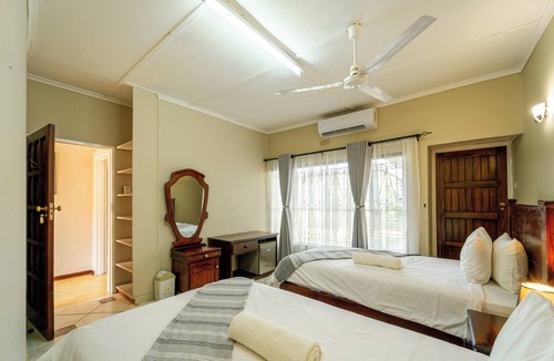 Victoria Falls House | Room-zambezi Family Lodge - Buffalo Room