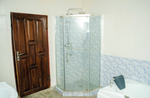 Lusaka Cabin | Royal Shalom Lodge