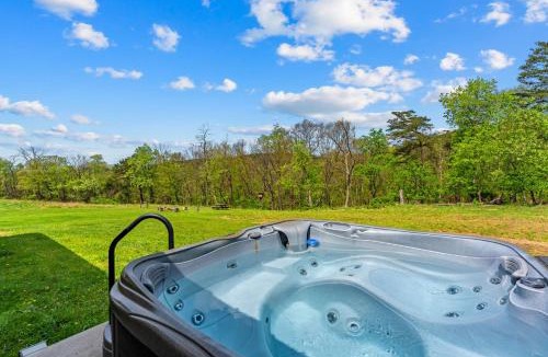 Wardensville House | Rustic Barn Retreat w Hot Tub Game Room & FirePit