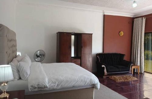 Harare East House | Ryan's Guest House Shawasha Hills Harare Excutive Studio