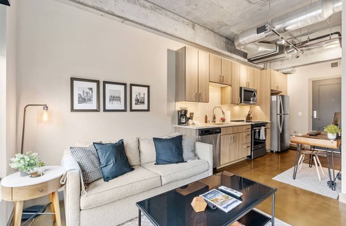 Warehouse District Apartment | Sable 403 - Alcove