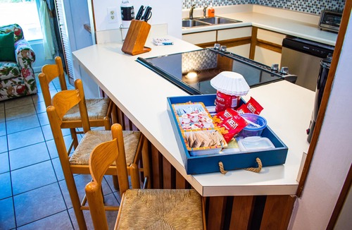 Destin Condo | Sailors Cove Mins to the Beach Family Condo