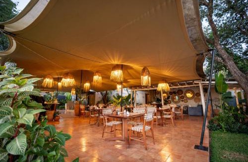 Victoria Falls Cabin | Samanzi