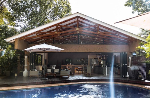 Harare Apartment | Sandalwood Lodge Luxury Suite with kitchenette - 2262