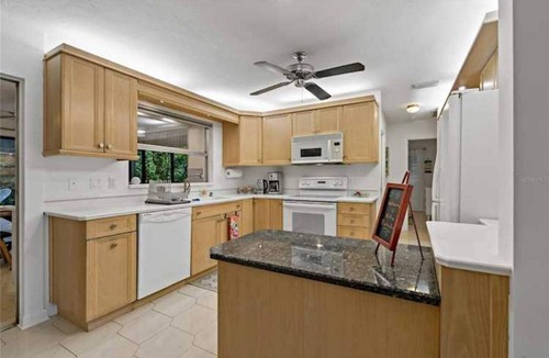 Southgate House | Sarasota POOL Home 3 Beds/2 Bath NEAR Siesta Key BEACH, Lido, St. Armands Circle