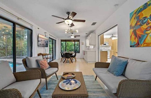 Southgate House | Sarasota POOL Home 3 Beds/2 Bath NEAR Siesta Key BEACH, Lido, St. Armands Circle