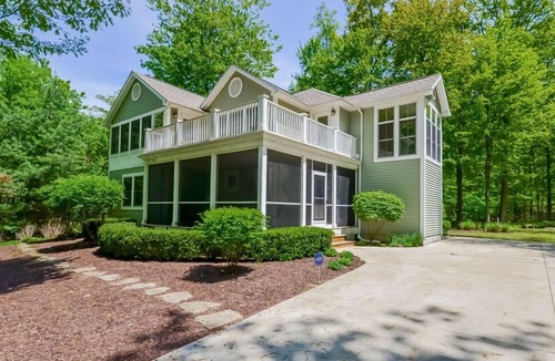 Fennville House | Saugatuck Beach Home On A Quiet, Private Wooded Lot