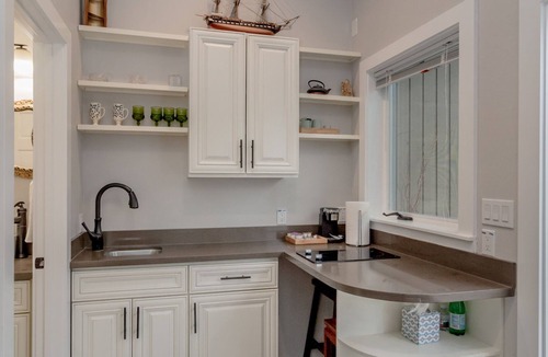 Northeast Bellevue House | Scenic Lake View Guest House
