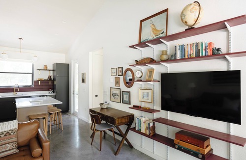 The Meadows House | Secluded Cottage with Hot Tub, Walking Distance to Benderson and UTC.