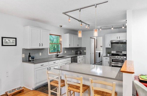 Saugatuck Cottage | Secluded Saugatuck Retreat: Hot Tub, 3.5 Acres, Trails, Dog-Friendly