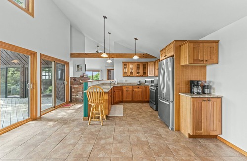 Hinesburg House | Secluded Vermont Escape - Beautiful Mountain and Lake Views - Private Trails