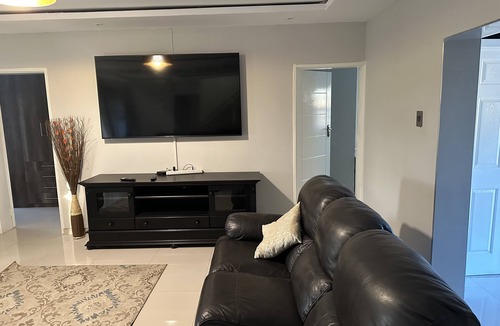 Harare Villa | Secure 5 Bedroom Private Residence near Harare International Airport