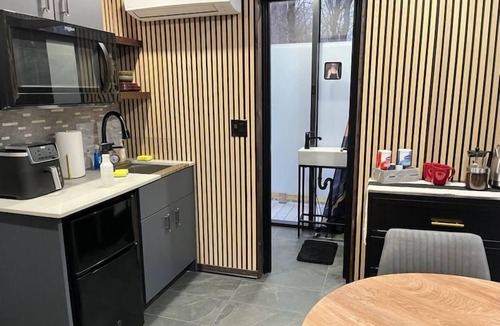 Carbondale Cabin | Serenity Mirror House | Luxury Glass Cabin with Private Hot Tub